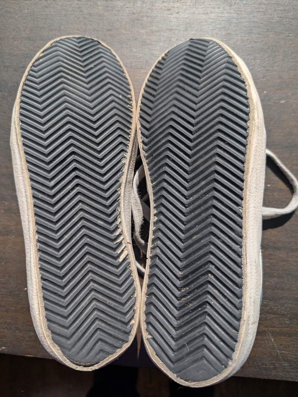 Golden Goose White Leather Sneakers with Black Star Accent - Size 37 - Picture 11 of 16